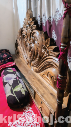 অরিজিনাল কাঠের একটা খাট বিক্রি করা হবে